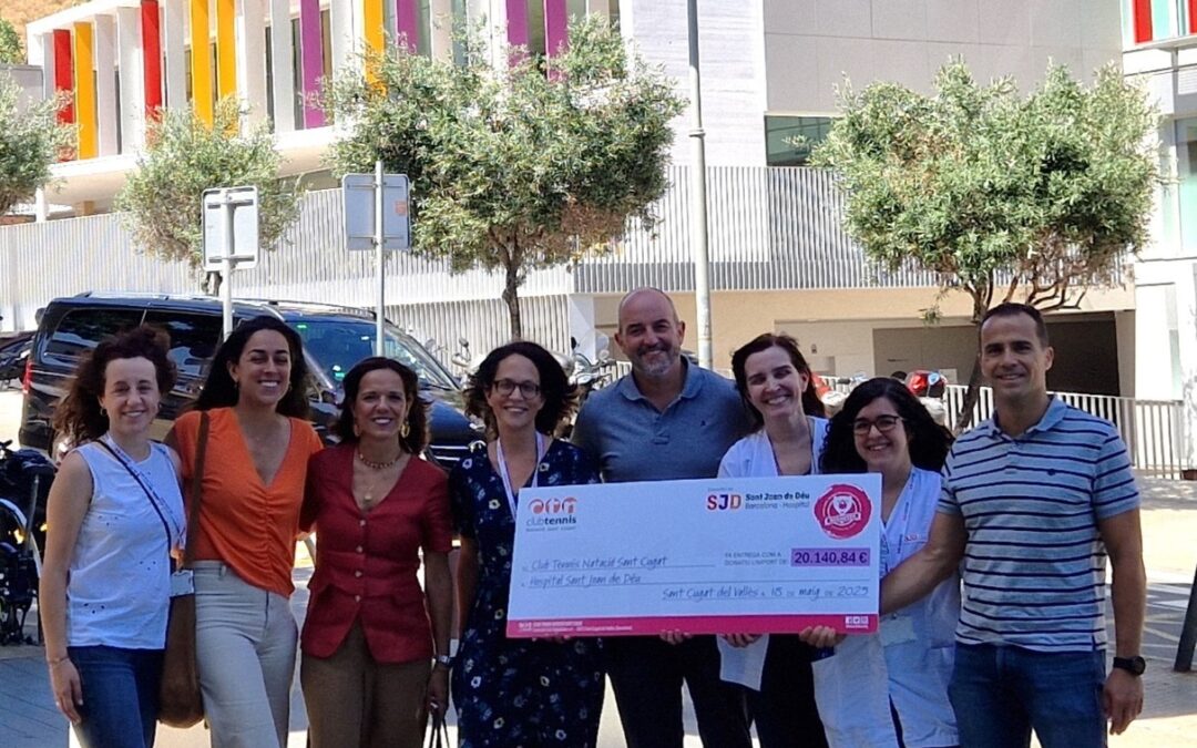 El Club fa entrega del xec de la VIII edició del Rosaweek a l’Hospital Sant Joan de Déu