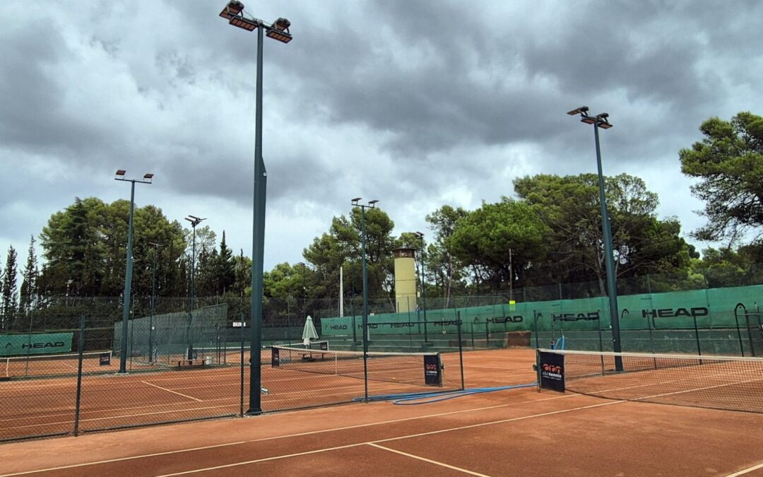 Obres en els bàculs de les pistes de tenis 8 i 9